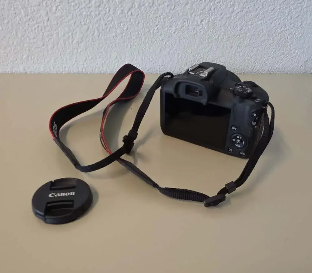Canon EOS R100 Mirrorless Camera with RF-S 18-45mm F4.5-6.3 IS STM Lens Kit